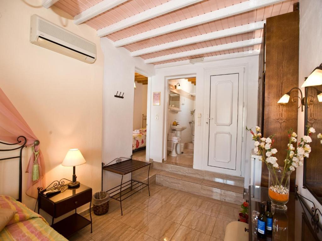 Vana Holidays Ornos  Phòng bức ảnh